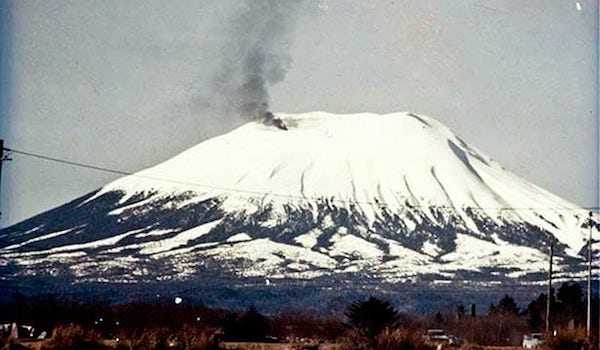 Розыгрыши на 1 апреля: проснувшийся вулкан