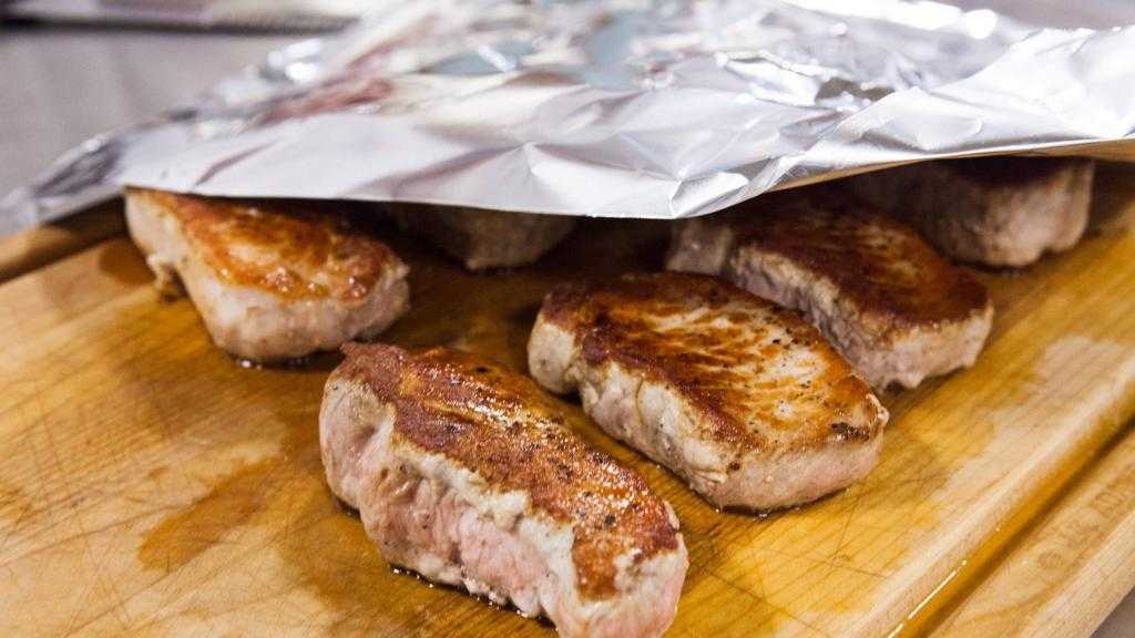 как приготовить стейк из свинины в духовке