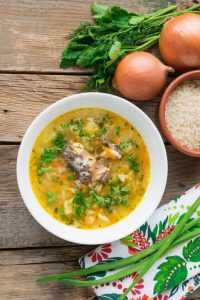 Вкусный суп из рыбных консервов (сайра с рисом и не только)