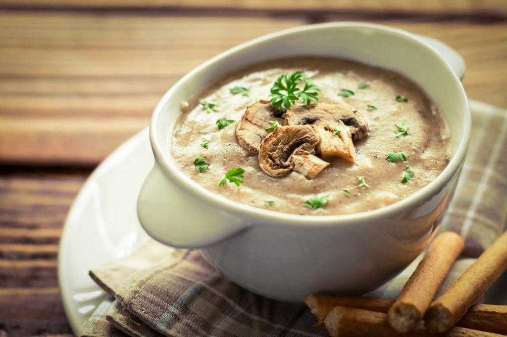 классический суп-пюре из шампиньонов