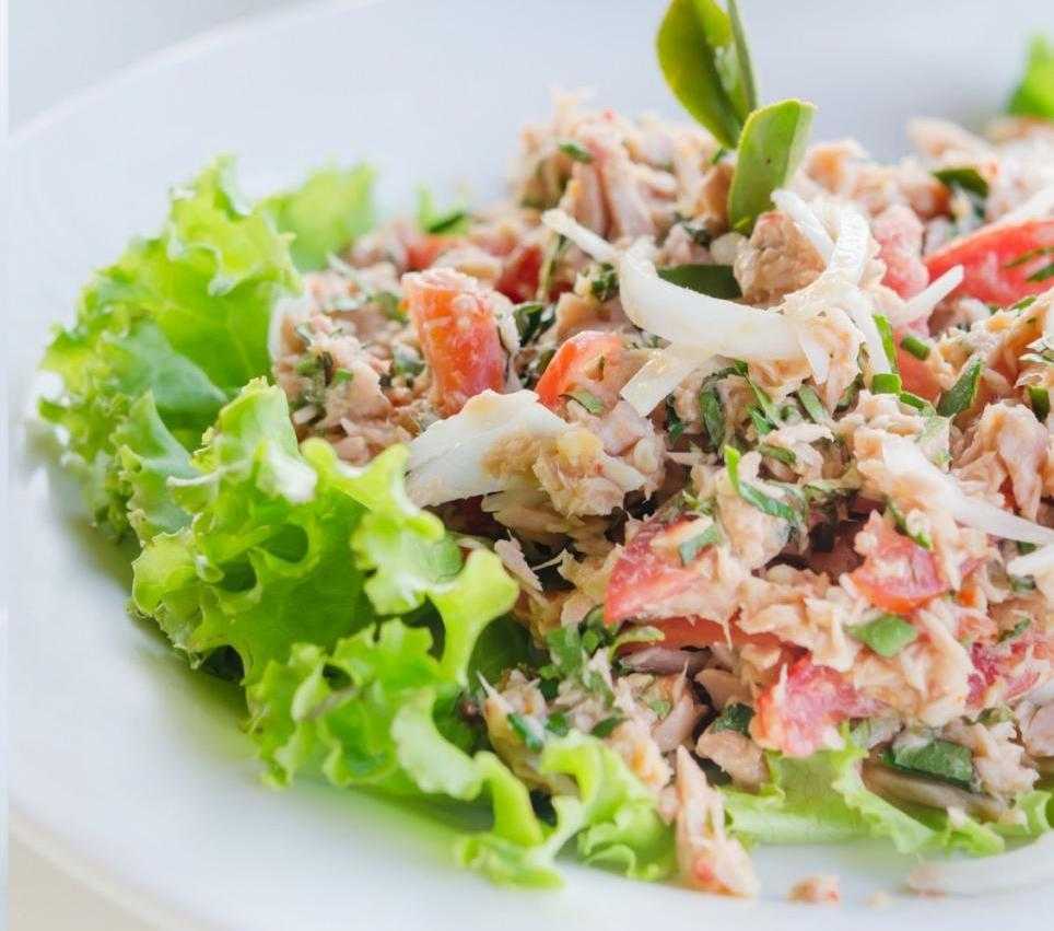 Овощной салат с тунцом рецепт