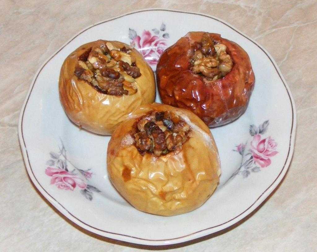 Запеченные яблоки в духовке рецепт с фото