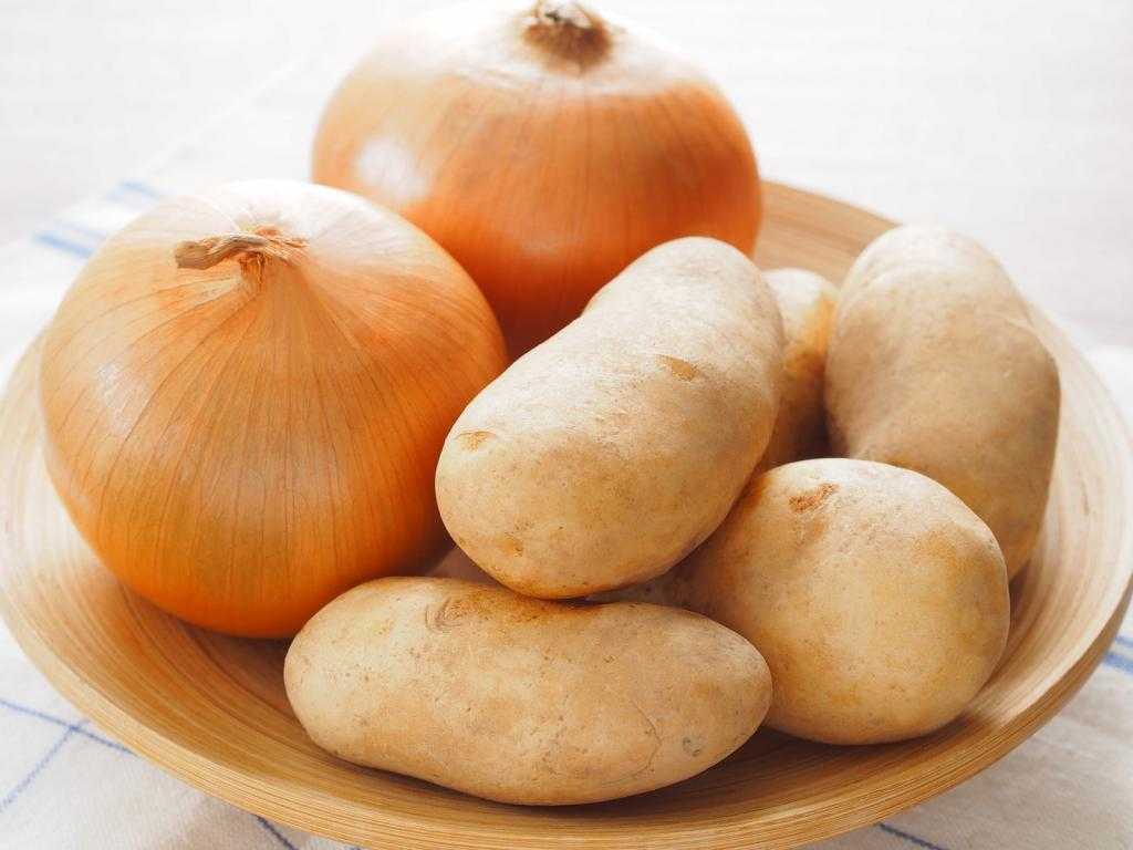 Лук и картофель