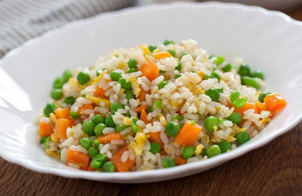 Рис с замороженными овощами на гарнир