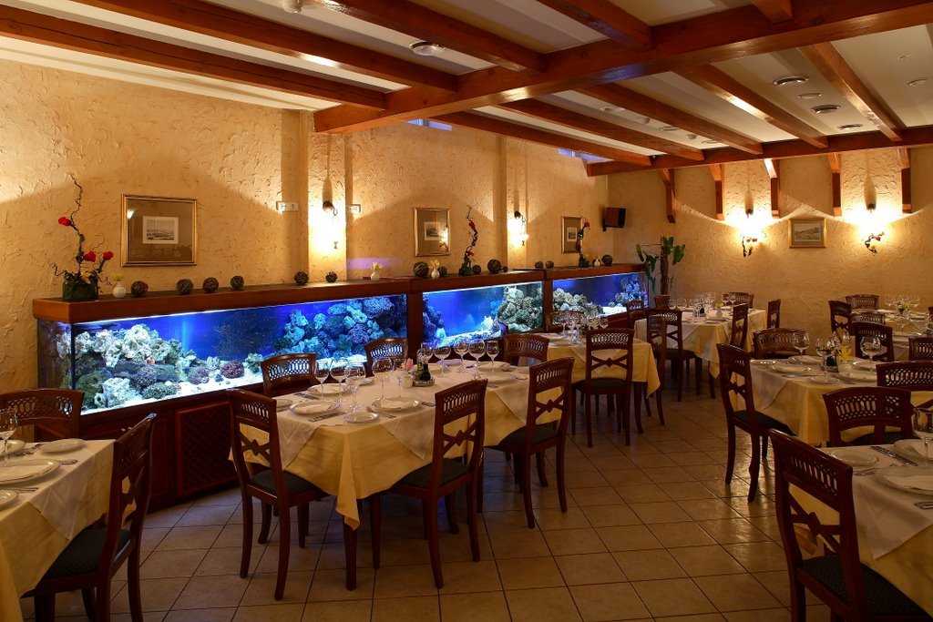 аквариум в ресторане
