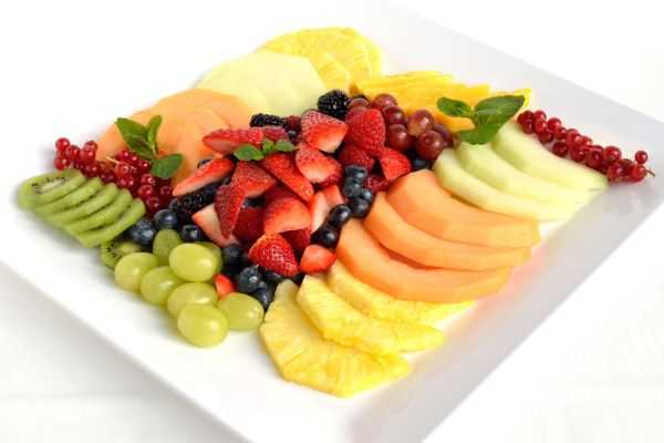 как красиво выложить фрукты на тарелку