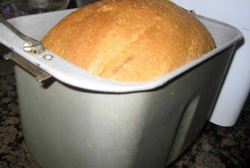 Хлеб в чаше хлебопечки