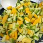 Салат с яблоками и огурцами: рецепты, варианты заправки и советы по приготовлению