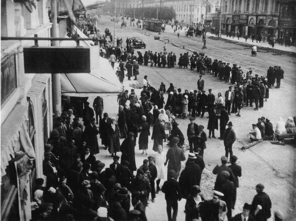 1925 г. очередь за водкой, Невский проспект