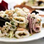 Диетический салат из кальмаров - рецепт, особенности приготовления и отзывы