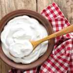 Как сделать йогурт дома с йогуртницей и без нее?