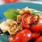 Салат с моцареллой и курицей: простое и вкусное блюдо за считанные минуты!