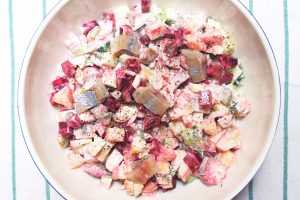 Голландский салат: четыре варианта на любой вкус