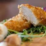 Курица в сухарях на сковороде: ингредиенты, рецепт с описанием, особенности приготовления