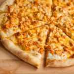 Пицца с курицей и сыром: рецепт с фото