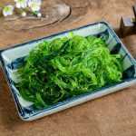 Салат из водорослей: ингредиенты, рецепт с описанием, особенности приготовления