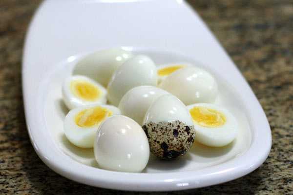вареные перепелиные яйца
