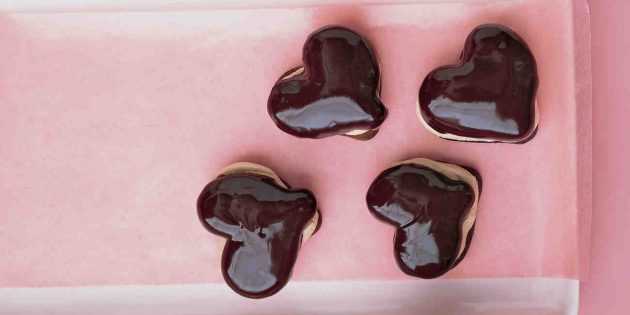 Рецепты на 14 февраля: Шоколадные эклеры