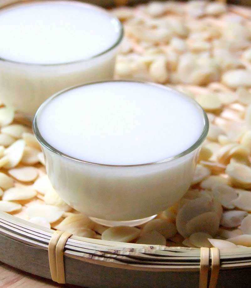 Польза и калорийность миндального молока