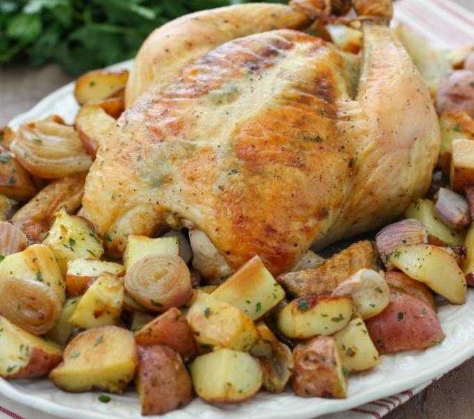 как запекать курицу с картошкой в рукаве рецепт