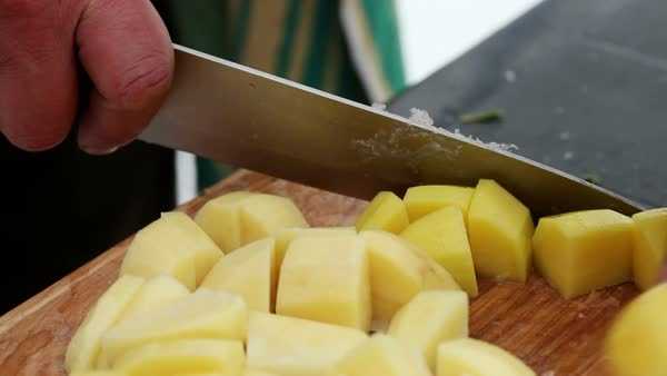 Нарезание картофеля