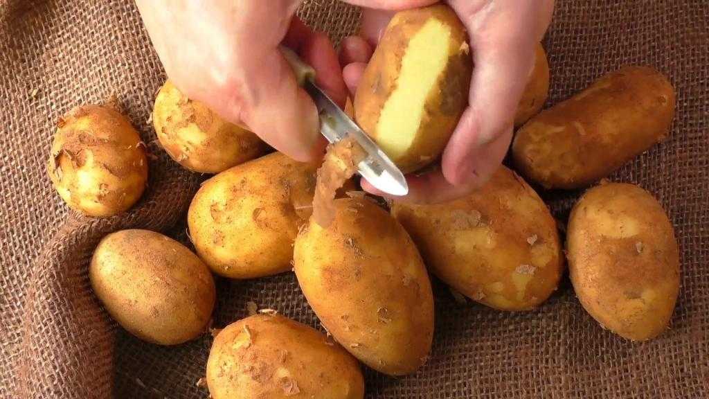 Чистка картофеля