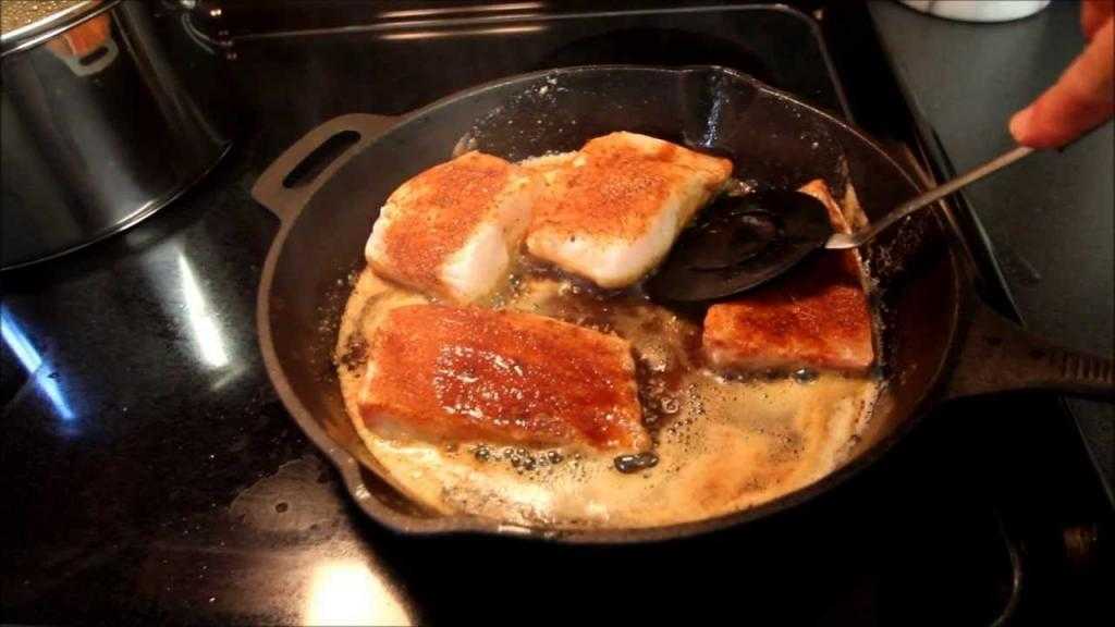 стейки красной рыбы с картошкой в духовке
