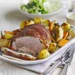 Свиная вырезка с картошкой в духовке: варианты рецептов