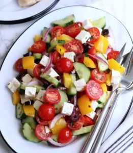 Салат с помидорами огурцами и брынзой: рецепты приготовления