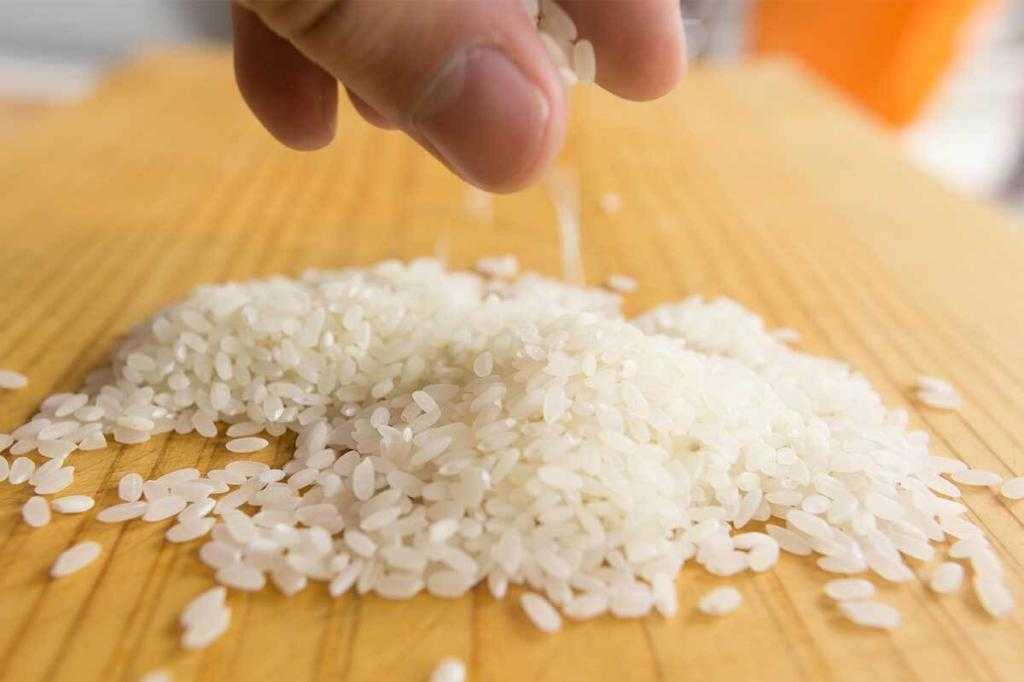 Для приготовления суши используется особый рис