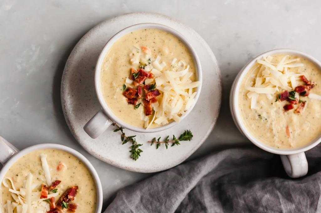 Крем-суп из капусты и твердого сыра