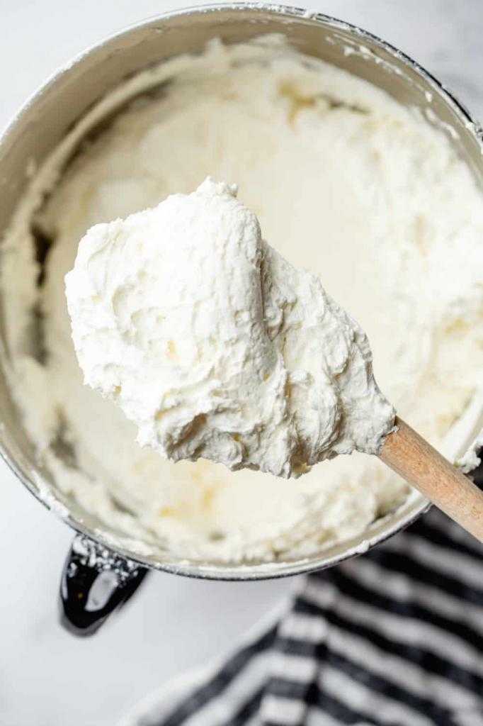 Как сделать масляный крем для торта по пошаговому рецепту